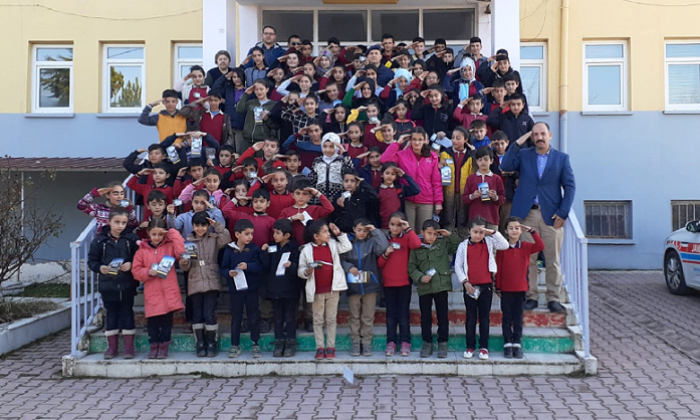 TRAFİK DEDEKTİFİ UNVANI ALDILAR