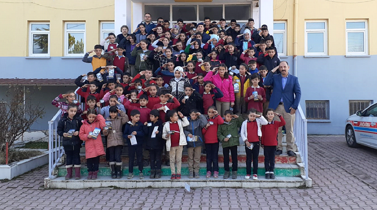 TRAFİK DEDEKTİFİ UNVANI ALDILAR