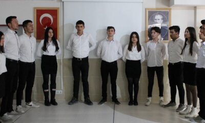 ÖĞRENCİLERDEN BAŞARILI KUTLAMA PROGRAMI