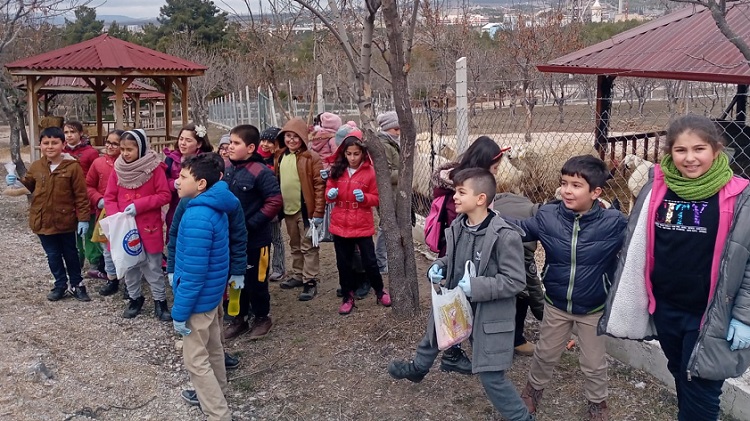ÖĞRENCİLERİN HAYVAN SEVGİSİ