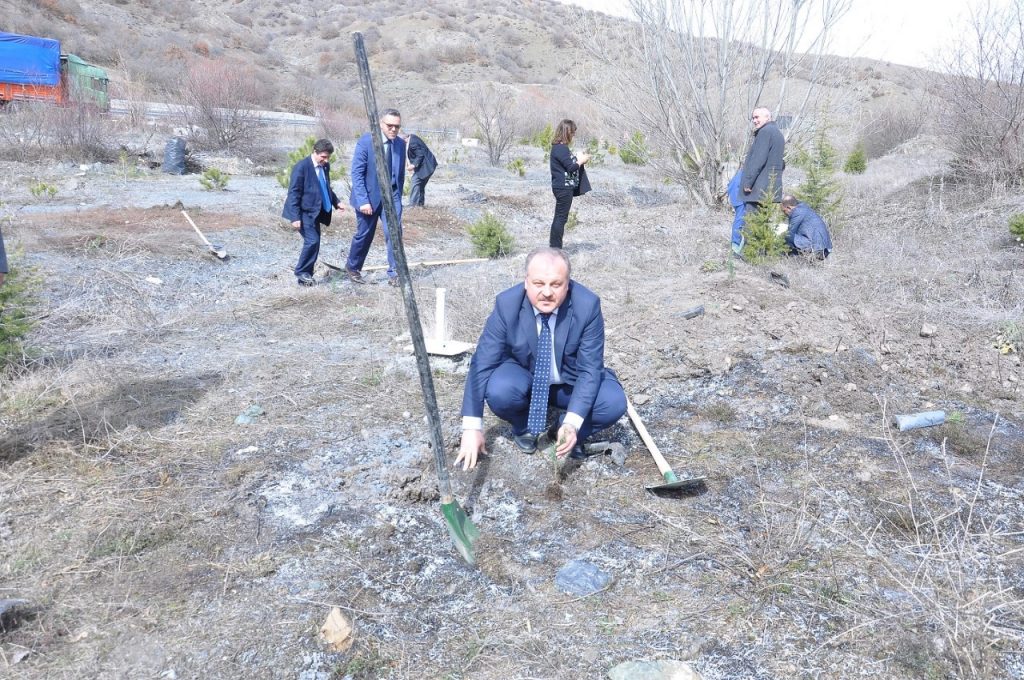 İL GENEL MECLİSİ ÜYELERİ FİDAN DİKTİ