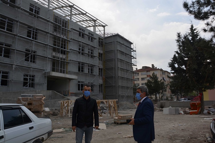 OKULLARDA İNŞAAT ÇALIŞMALARINI İNCELEDİ
