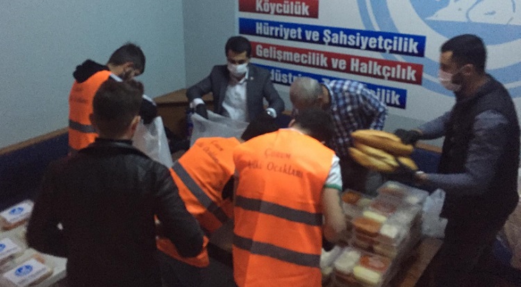 ÜLKÜ OCAKLARINDAN 200 KİŞİLİK YEMEK