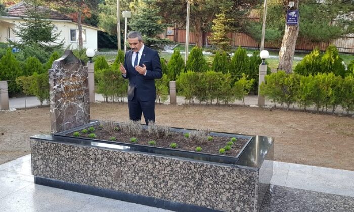 ALPARSLAN TÜRKEŞ’E BAĞLILIĞIMIZ HİÇ AZALMADI