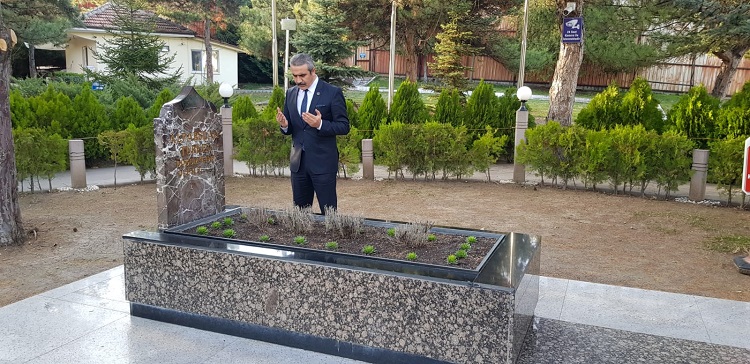 ALPARSLAN TÜRKEŞ’E BAĞLILIĞIMIZ HİÇ AZALMADI