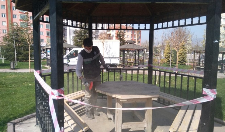 KAMERİYE VE BANKLAR ONARILIYOR