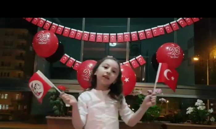 ÇOCUKLAR 23 NİSAN BAYRAMINI KUTLADI