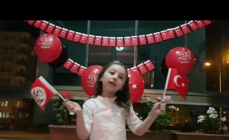 ÇOCUKLAR 23 NİSAN BAYRAMINI KUTLADI