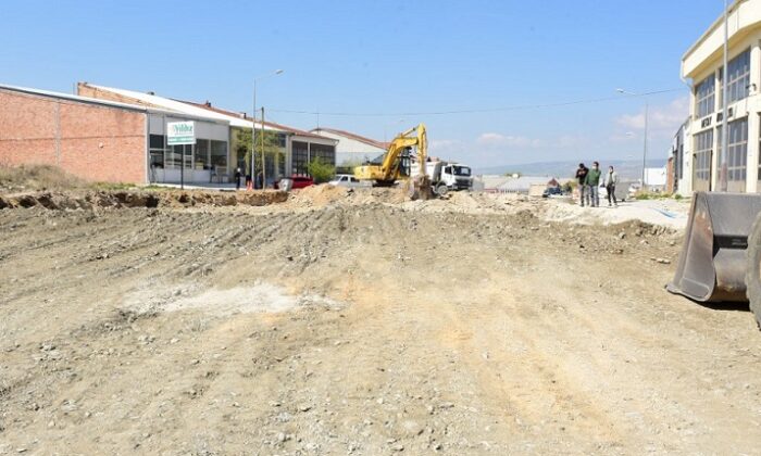 BELEDİYE’DEN YOL GENİŞLETME ÇALIŞMASI
