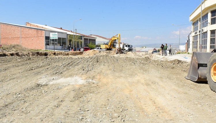 BELEDİYE’DEN YOL GENİŞLETME ÇALIŞMASI