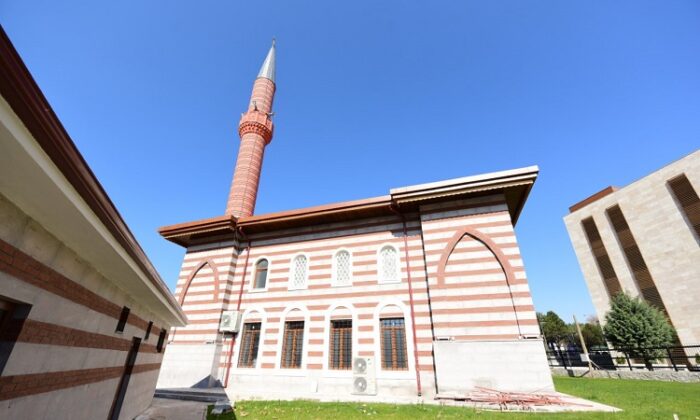 ALİ KUŞÇU MESCİDİNDE EKSİKLİKLER GİDERİLİYOR