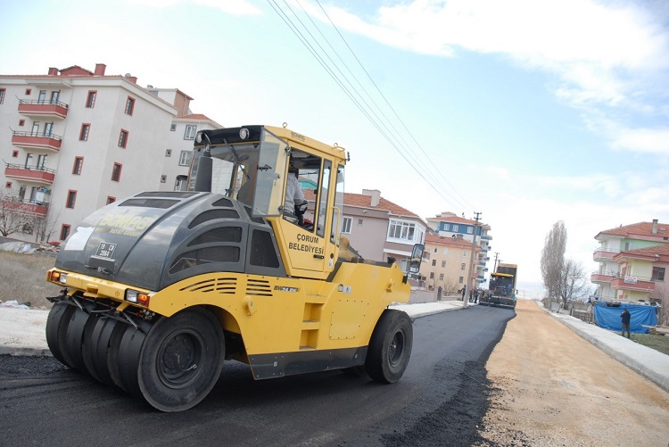 BELEDİYE ASFALT SEZONUNU AÇTI