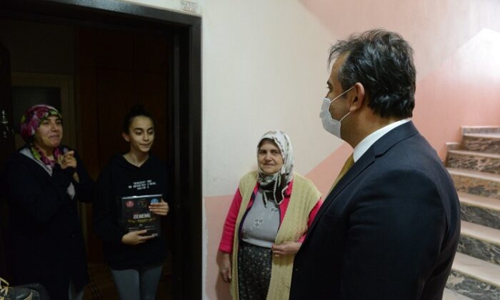 ÖĞRENCİLERE ÜCRETSİZ DENEME KİTABI