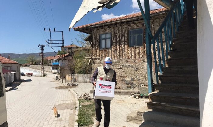 VİRÜSTEN ETKİLENEN AİLELERE CANSUYU