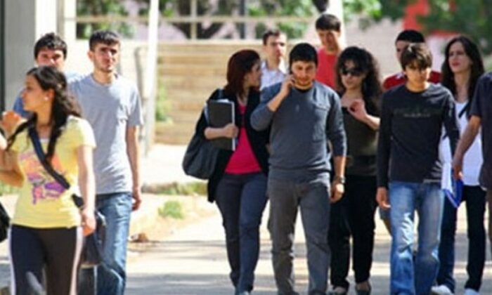 20 YAŞ ALTINA SOKAĞA ÇIKMA YASAĞI