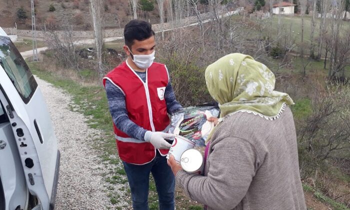 KIZILAY’DAN  İHTİYAÇ SAHİPLERİNE YARDIM