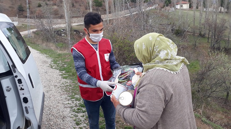 KIZILAY’DAN  İHTİYAÇ SAHİPLERİNE YARDIM