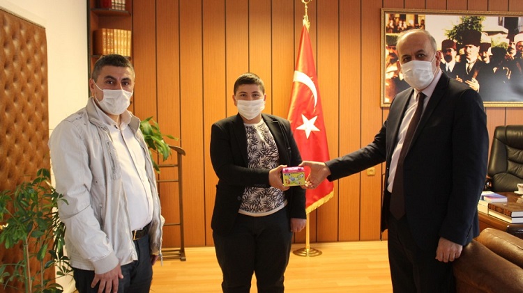 YAZ TATİLİ PARASINI KAMPANYAYA BAĞIŞLADI