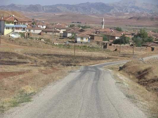 BİR KÖYDE KARANTİNA KALDIRILDI
