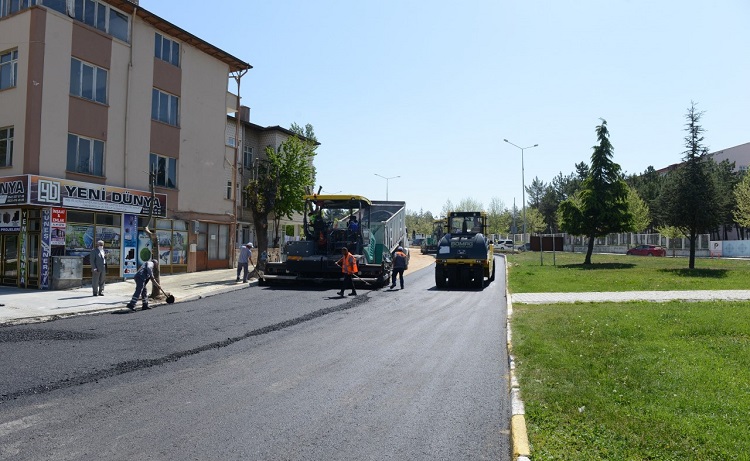 CENGİZ TOPEL’İN ASFALTI YENİLENDİ