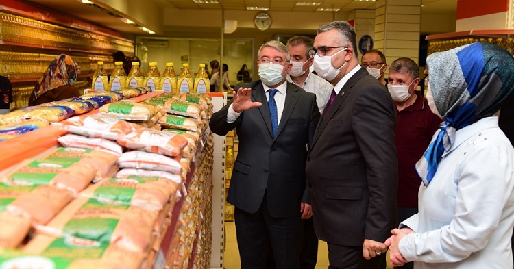 AK KADINLARDAN GIDA BANKASINA BAĞIŞ