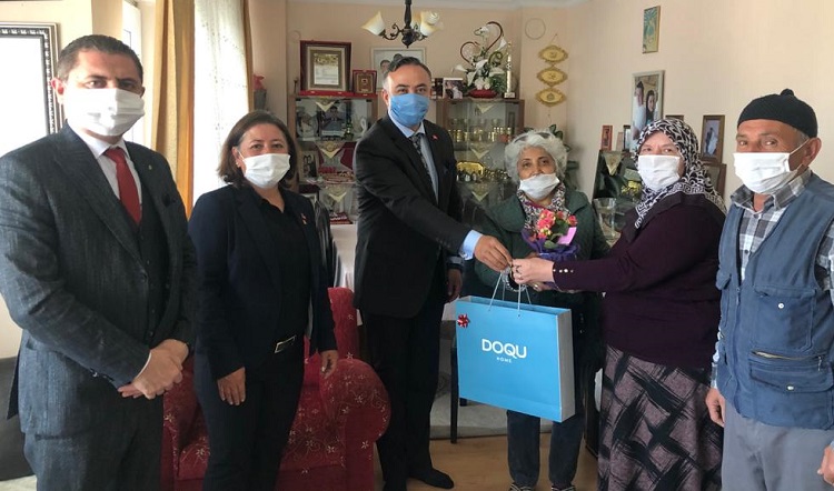 ŞEHİT ANNELERİNE ANLAMLI ZİYARET