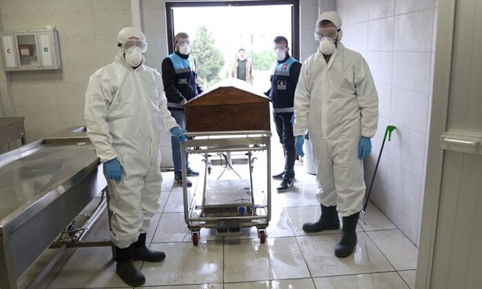 ÇORUMLU KADIN VİRÜSE YENİLDİ