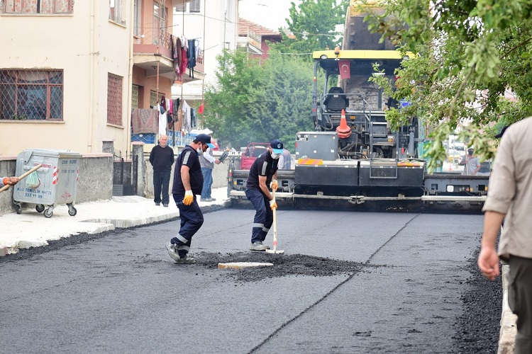 KALE MAHALLESİNDE ASFALT ÇALIŞMASI
