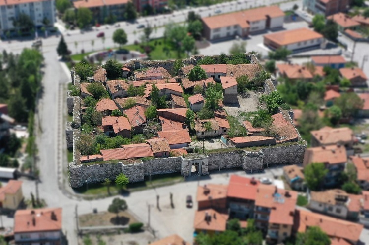 TARİHİ KALE TURİZME KAZANDIRILACAK