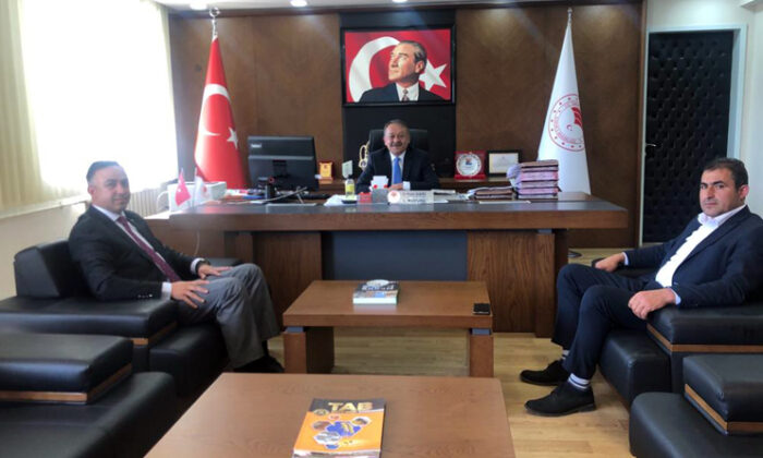 TARIM MÜDÜRÜNÜ ZİYARET ETTİLER