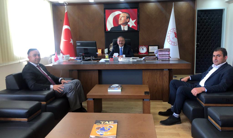 TARIM MÜDÜRÜNÜ ZİYARET ETTİLER