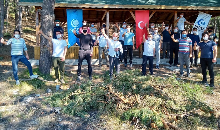 DOĞADA TEFEKKÜR YÜRÜYÜŞÜ YAPTILAR