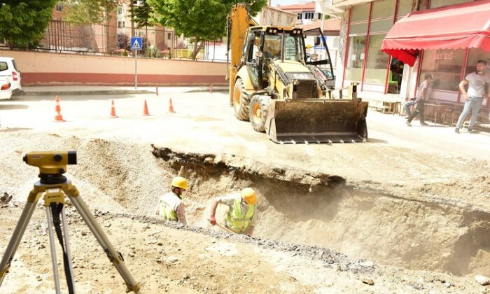 MİLÖNÜ CADDESİNDE ALTYAPI ÇALIŞMASI