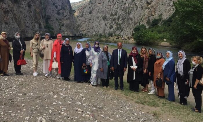 BAŞKAN EŞLERİ ORTAKÖY’Ü GEZDİ