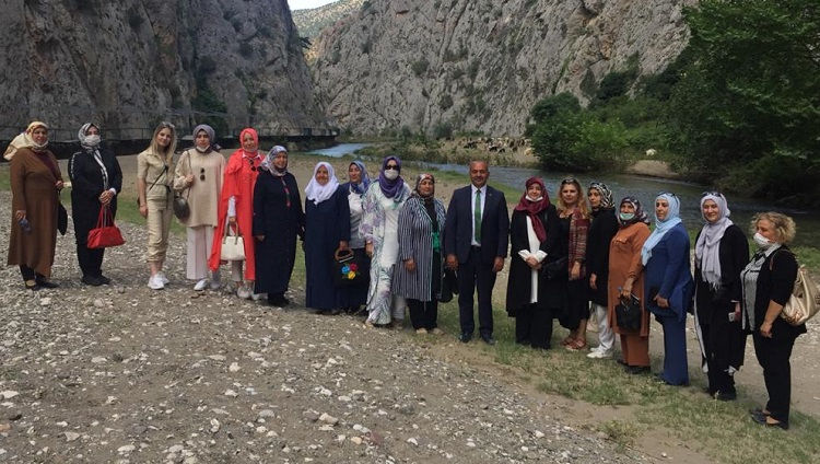 BAŞKAN EŞLERİ ORTAKÖY’Ü GEZDİ