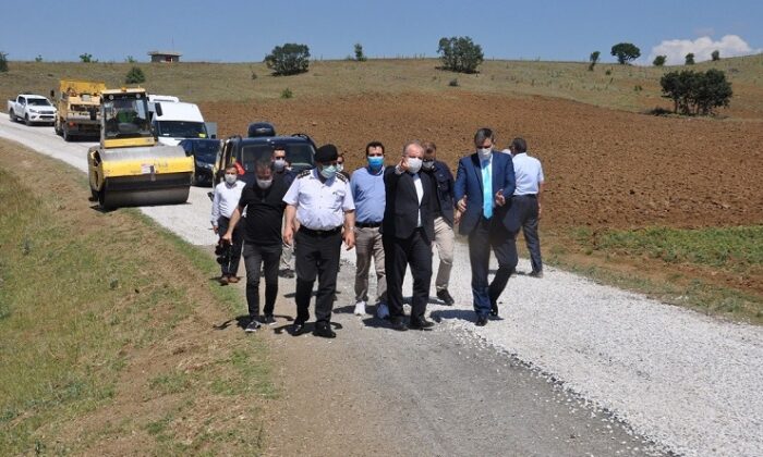 VALİ ASFALT ÇALIŞMALARINI İNCELEDİ