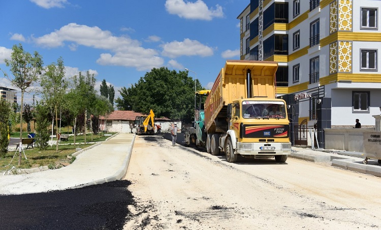 ÇAMDEĞİRMENİ SOKAKLAR ASFALTLANDI