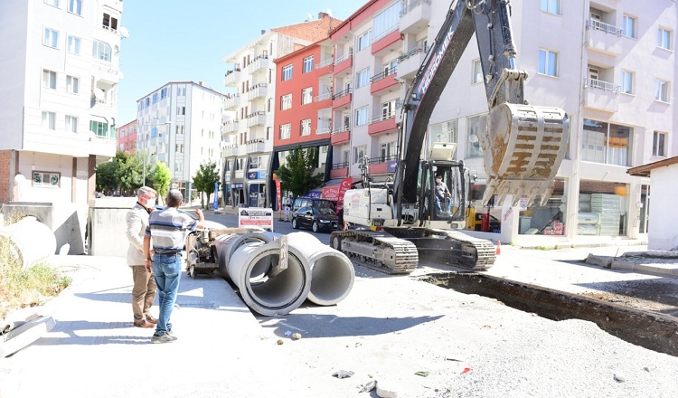YAĞMUR SUYU SORUNU ÇÖZÜLÜYOR