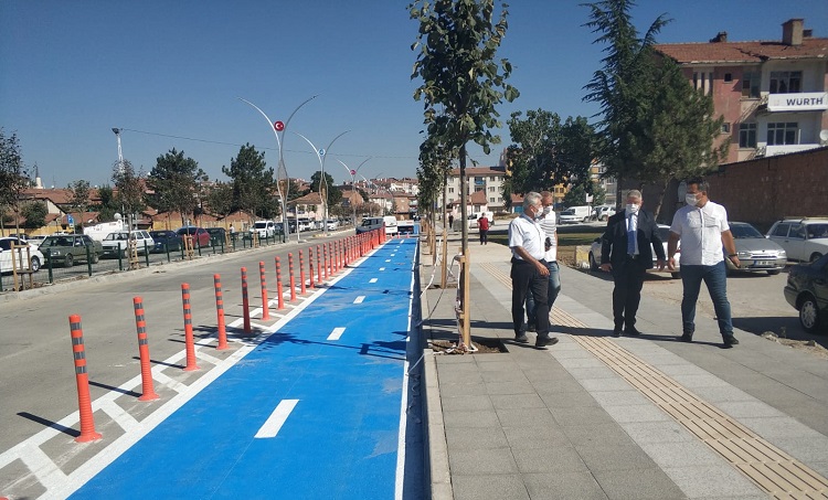 YENİ CADDEYE BİSİKLET YOLU ÇALIŞMASI