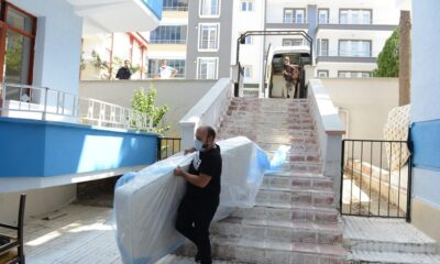 İHTİYAÇ SAHİPLERİNE EŞYA YARDIMI
