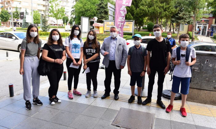 BAŞKAN MASKE DENETİMLERİNE KATILDI
