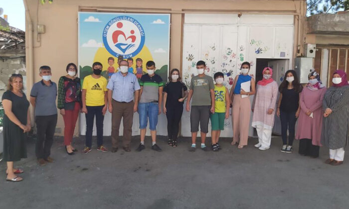 OTİZM DERNEĞİNİ ZİYARET ETTİ