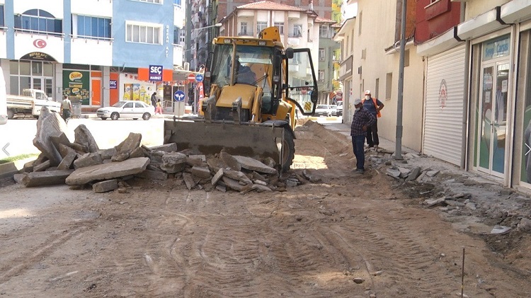 AKPINAR CADDESİ YENİLENİYOR