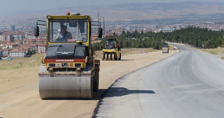 TAŞ OCAĞI YOLUNDA ASFALT ÇALIŞMASI