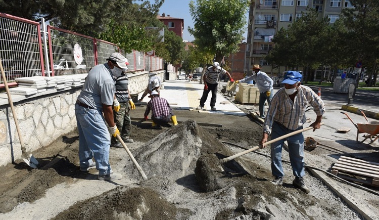 KIBRIS CADDESİ TRETUARLARI YENİLENİYOR