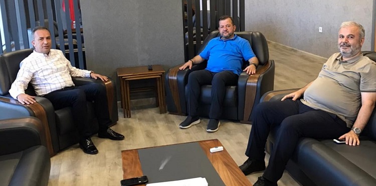 İŞ DÜNYASI İLE BİR ARAYA GELDİ