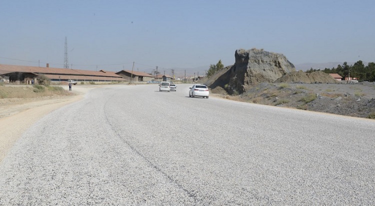 ÇEPNİ MAHALLESİNDE YOLLAR YENİLENİYOR