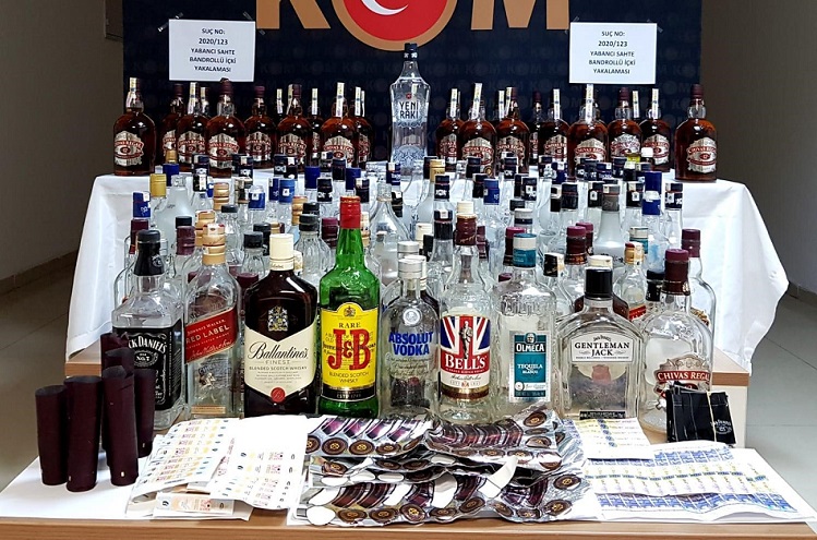 395 LİTRE SAHTE İÇKİ ELE GEÇİRİLDİ