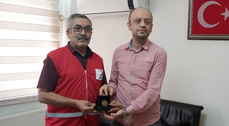 KIZILAY KURBAN BAĞIŞÇILARINI ONURLANDIRDI