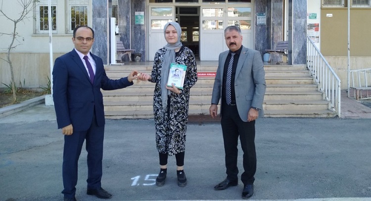 ÇORUMLU ÖĞRENCİ ÖDÜLÜNÜ ALDI